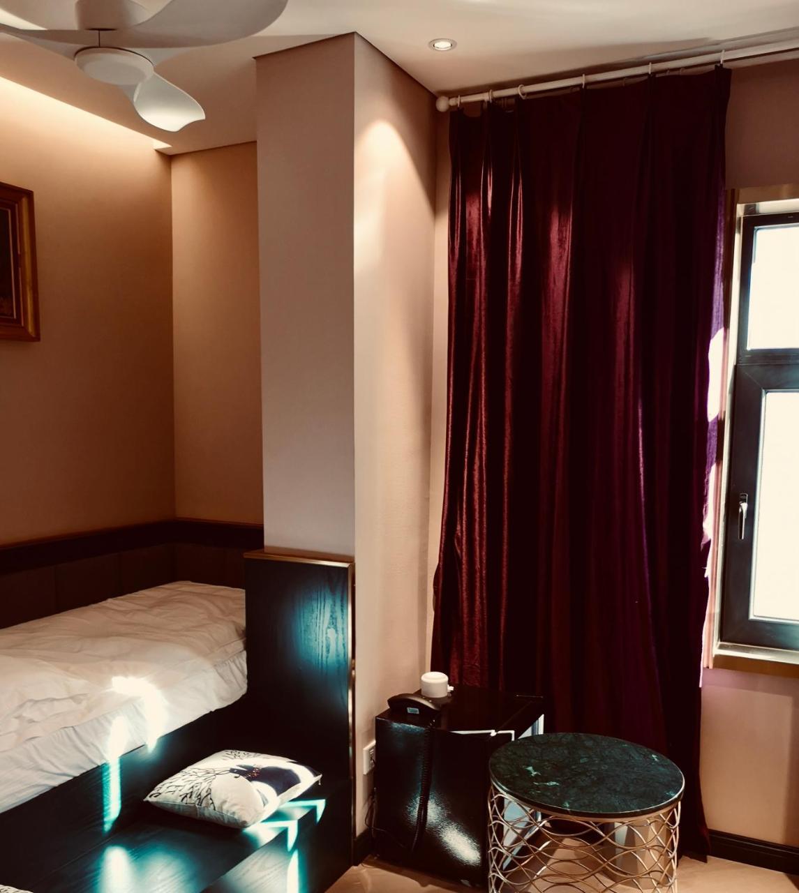 Moon And Chalice Boutique Hotel Kunming Exterior foto