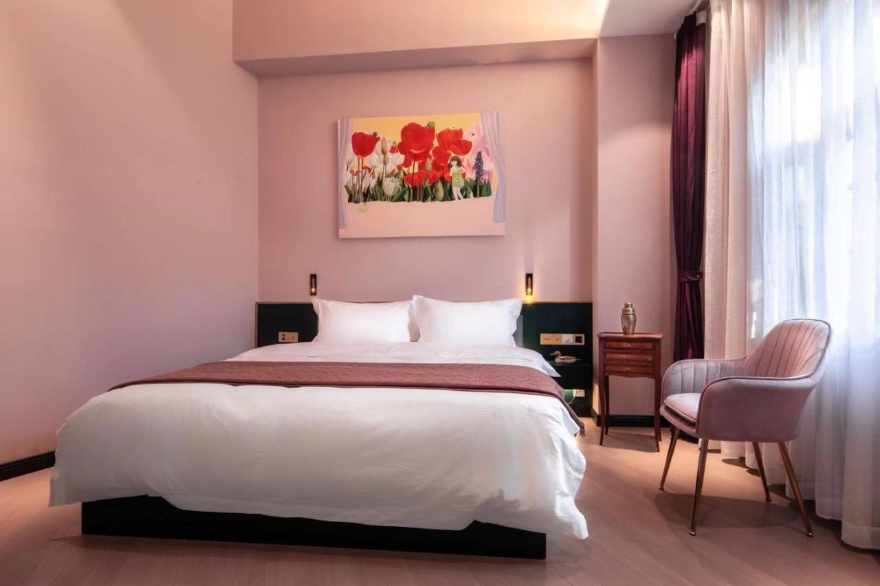 Moon And Chalice Boutique Hotel Kunming Exterior foto